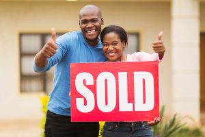 Couple thumbsup for selling foreclosure house quick cash